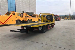 洛川非事故拖车